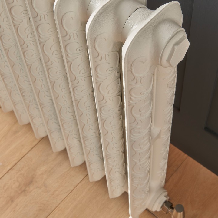 Kingston 750mm 2 Column Cast Iron Radiator - Insitu
