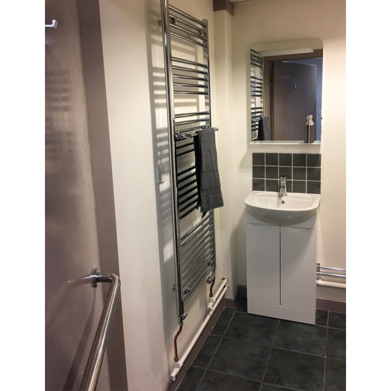 600mm  x 1600mm Straight Chrome Towel Rail