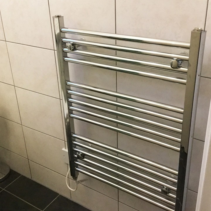 600mm (w) x 800mm (h) Electric Straight Chrome Towel Rail (Single Heat or Thermostatic Option)