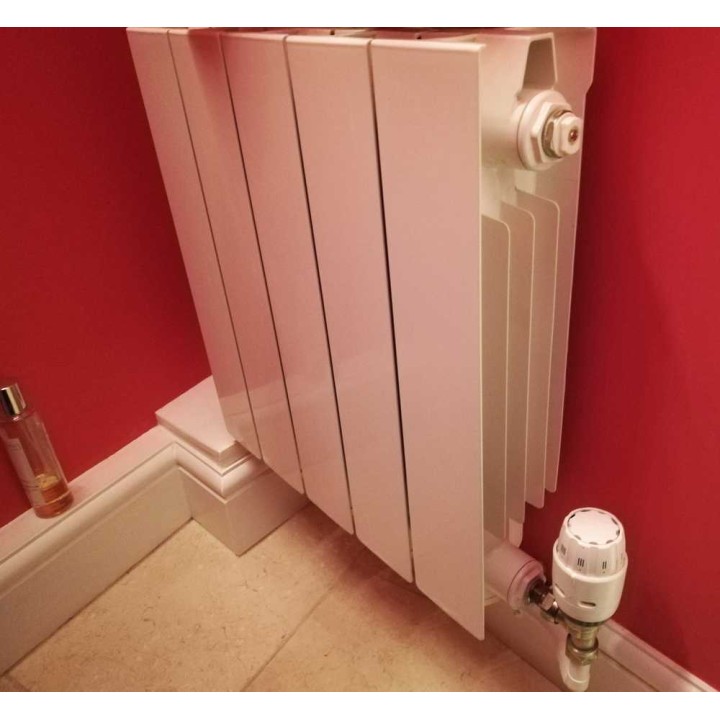 428mm (w) x 590mm (h) Trojan White Aluminium