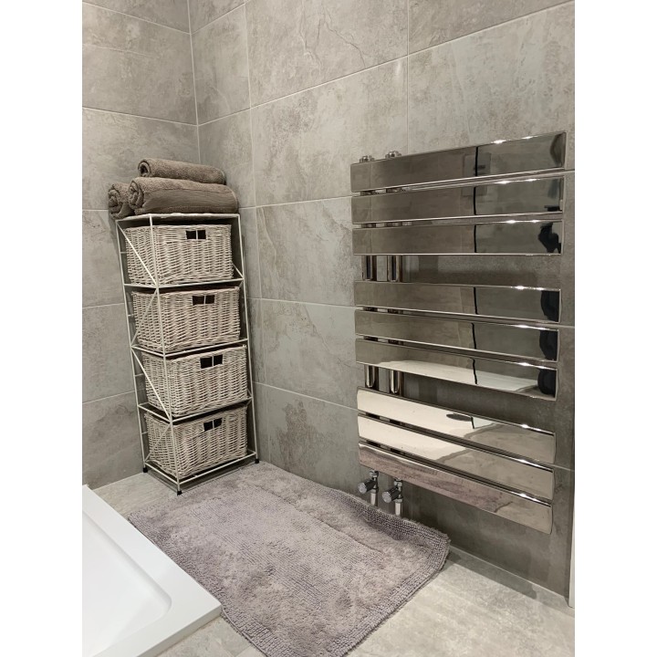 500mm (w) x 800mm (h) Apollo Chrome Heated Towel Rail - Close up