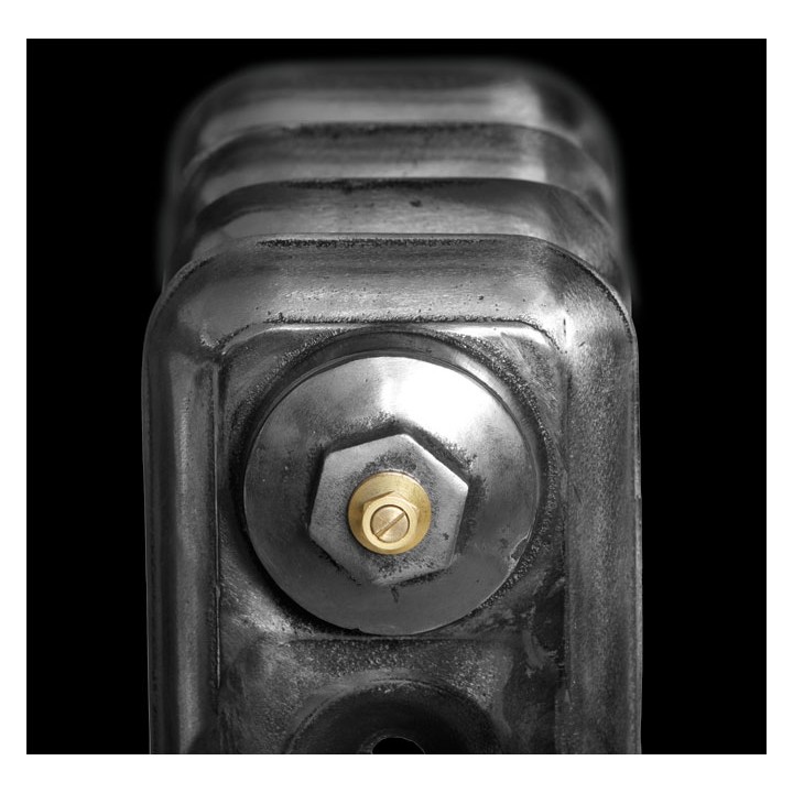 The "Victoria" 2 Column 760mm (H) Traditional Victorian Cast Iron Radiator (3 to 30 Sections Wide) - 