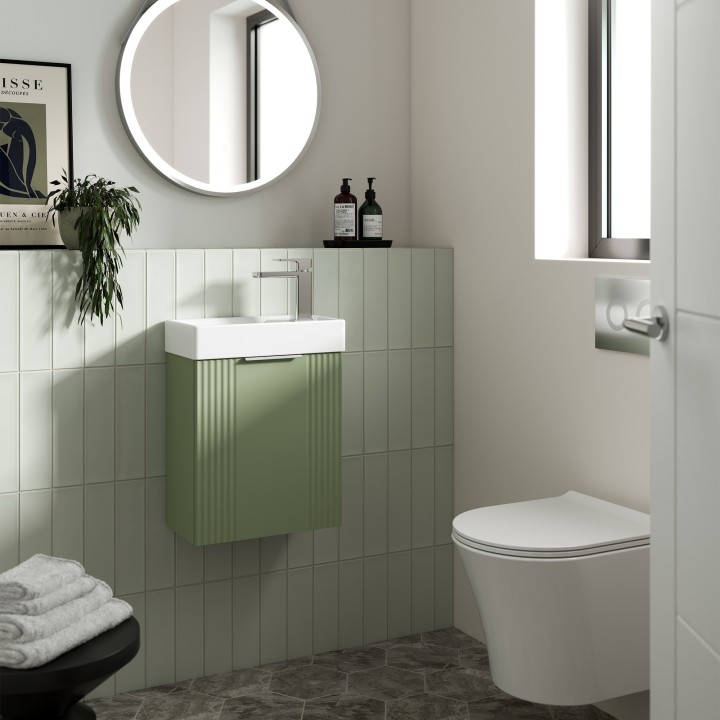 Freya Wall Hung Toilet Pan - Slim Sandwich Soft Close Seat - Insitu