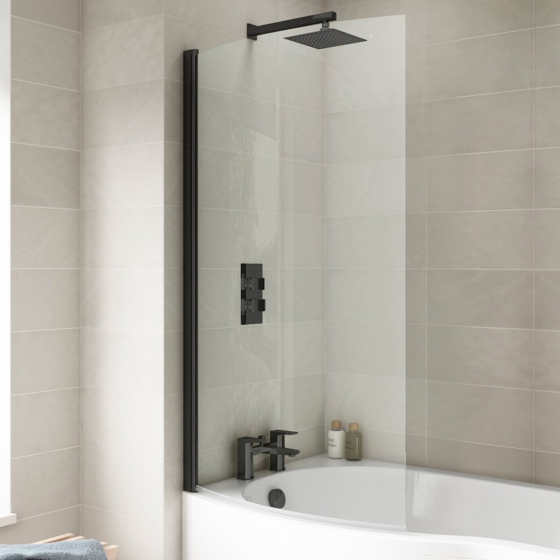 Matt Black P-Shapped Bath Screen 715 x 1433mm - Insitu