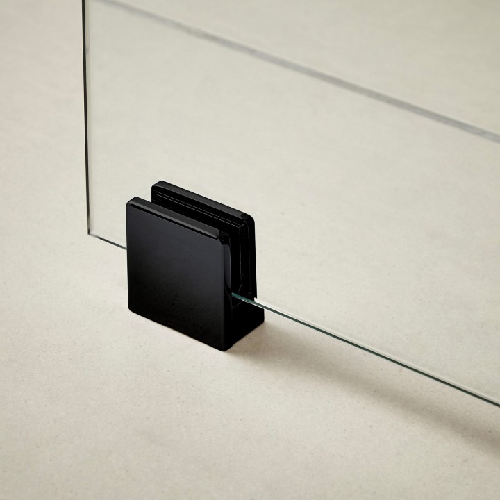 Black 3000mm Wetroom Foot and Wall Bracket - Insitu