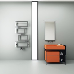 450mm (W) x 920mm (H) Carisa Clash Polished or Brushed Stainless Steel Designer Towel Rail Radiator